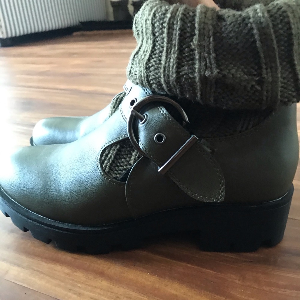 Never worn fall boot. Olive green